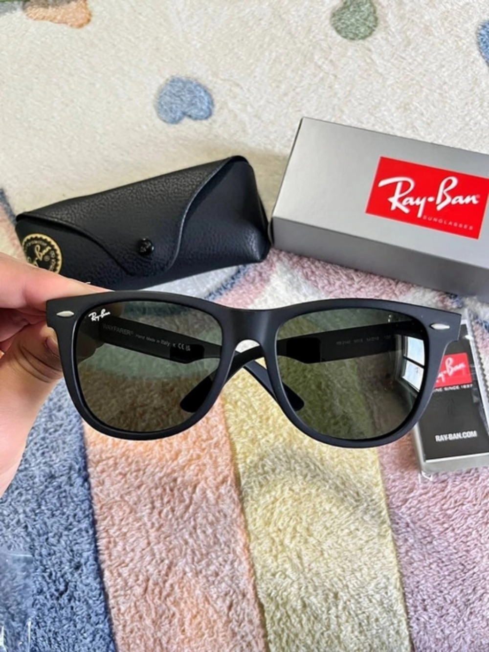 Ray-Ban Wayfarer Sunglasses Matte Black & Green NWT